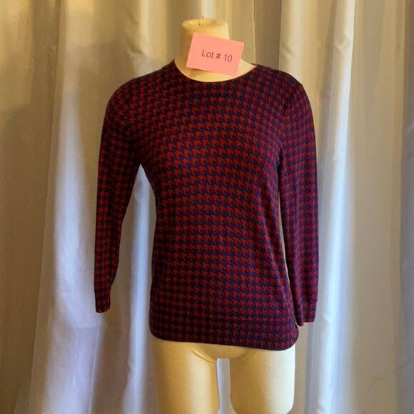 J. Crew Sweaters - NWOT 100% Merino wool sweater by J CREW in size medium